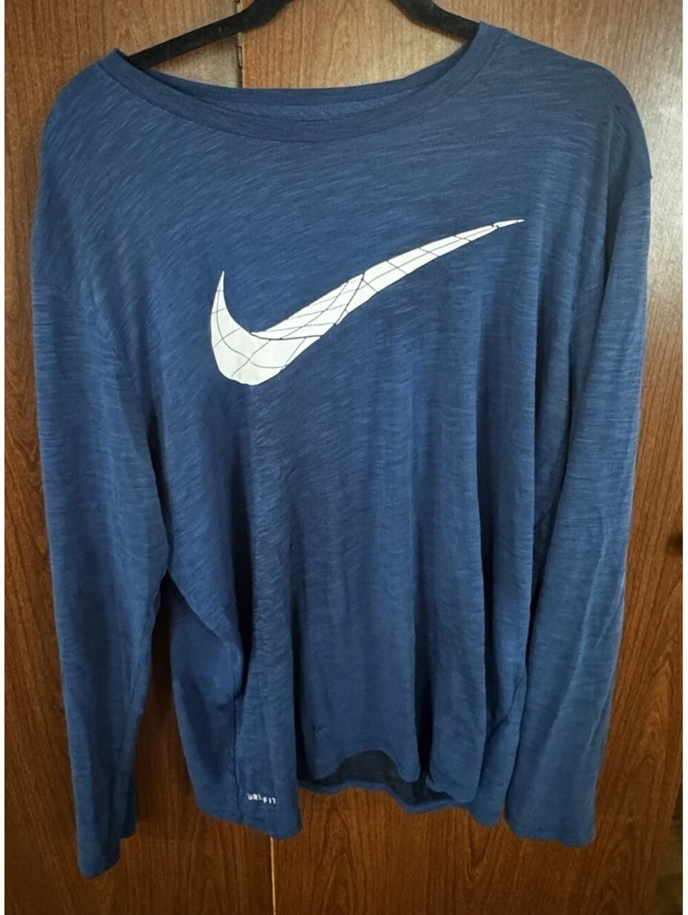 Nike Dri-FIT Mens XL Blue Long Sleeve T Shirt Big Swoosh Athletic Cut AV5398